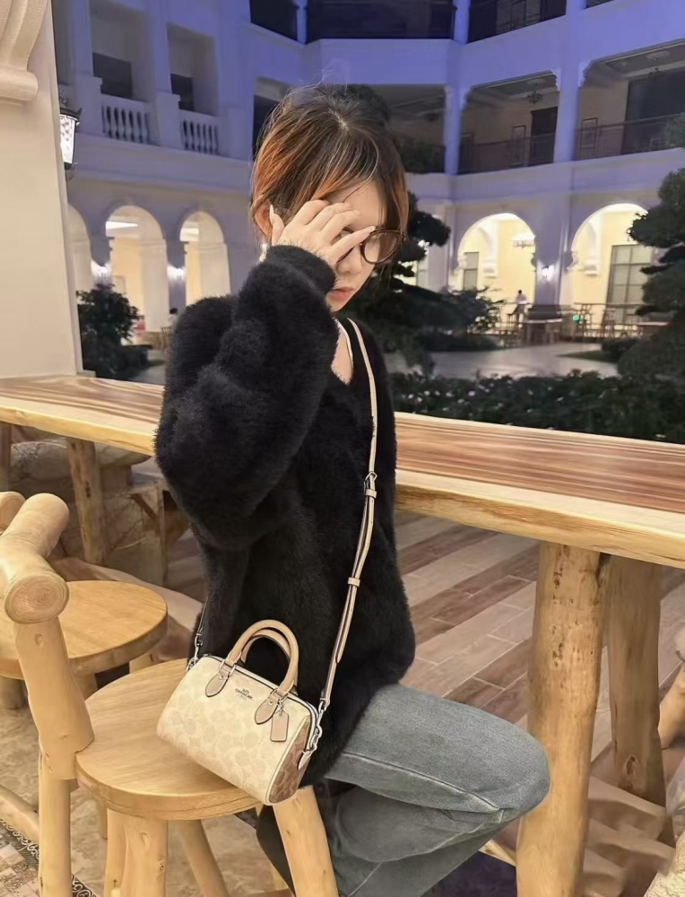 COACH 迷你波士頓包｜Coach 奶茶滿版款｜手提斜背兩用精品包